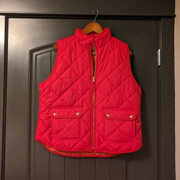 J Crew Magenta Puffer Vest with gold metal details - Picture 2 of 6